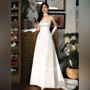 NWT Dear White Satin Sleeveless White Wedding Dress Size Small